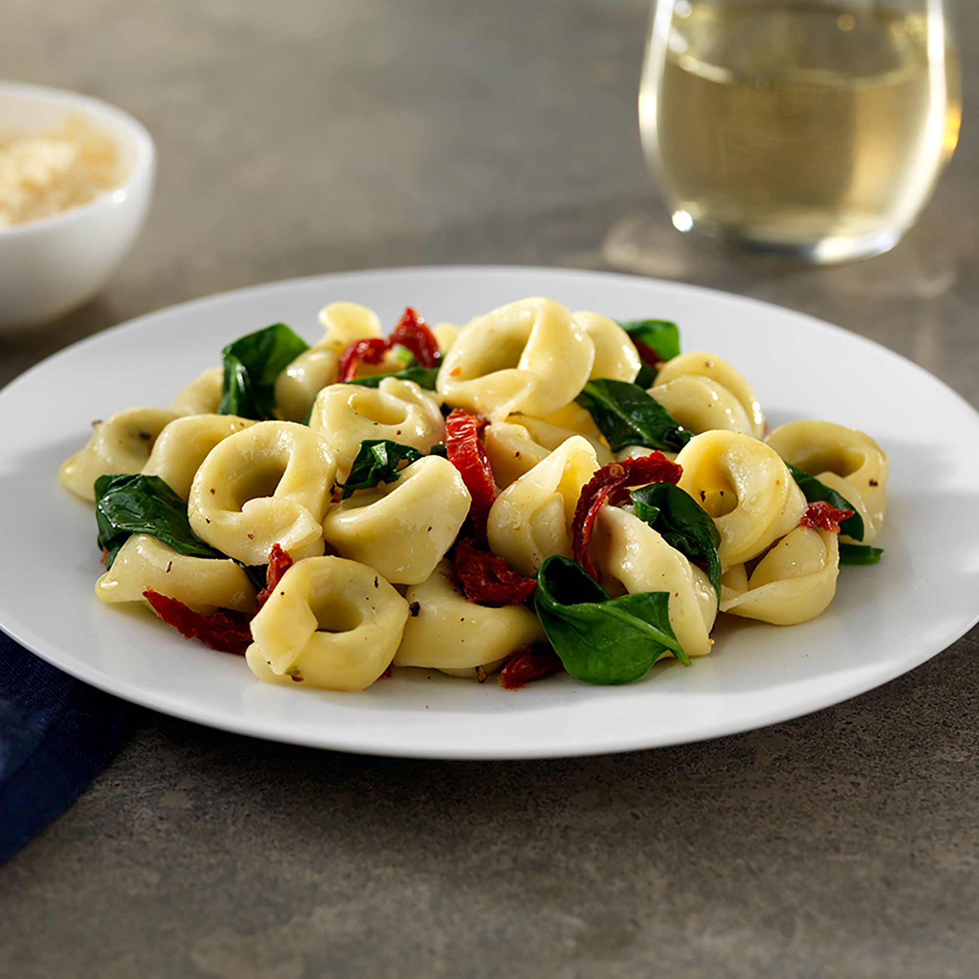 Cheese And Spinach Tortellini With Sun Dried Tomato And Spinach Recipe From H E B 7327