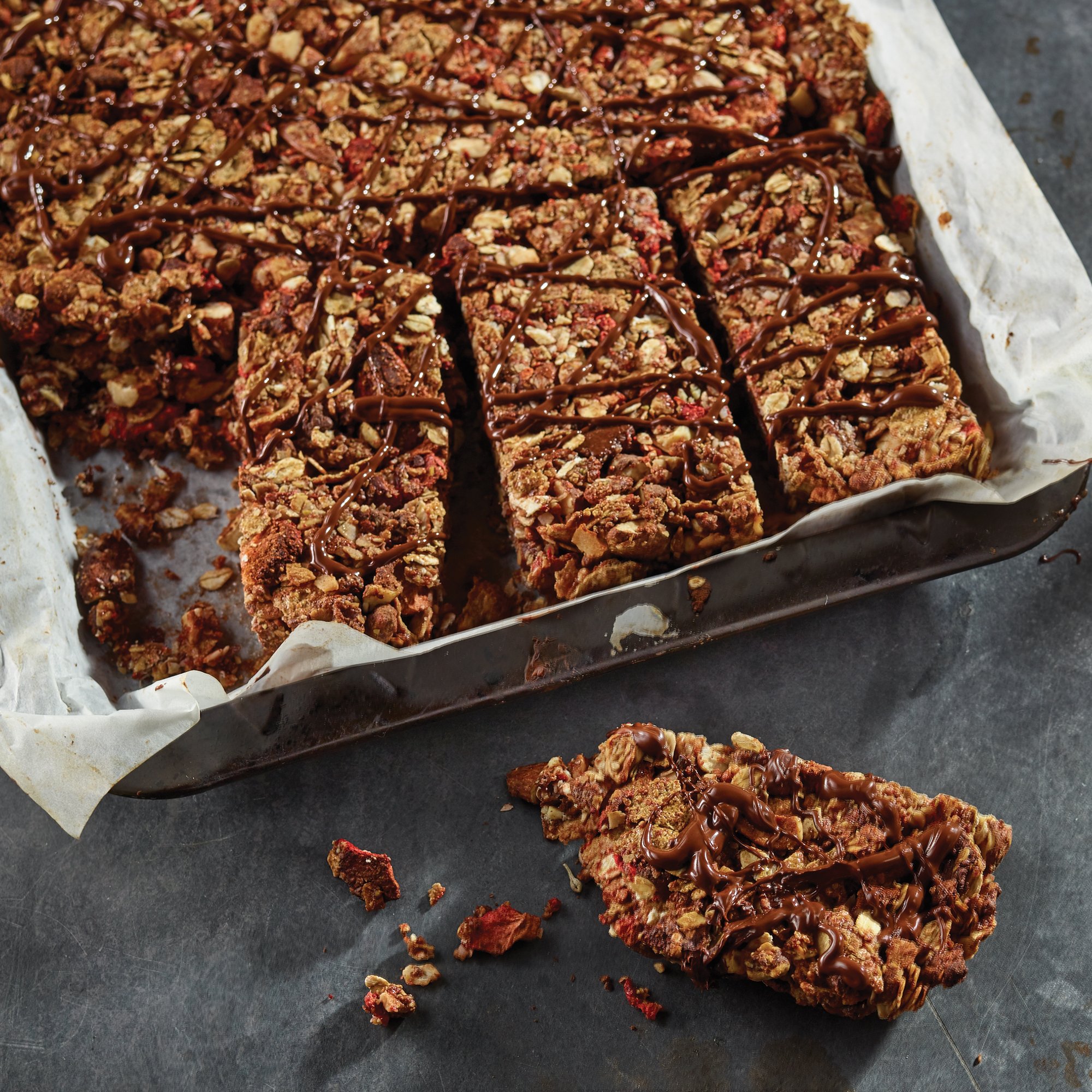 Chocolate and Strawberry Granola Breakfast Bars Recipe from HEB