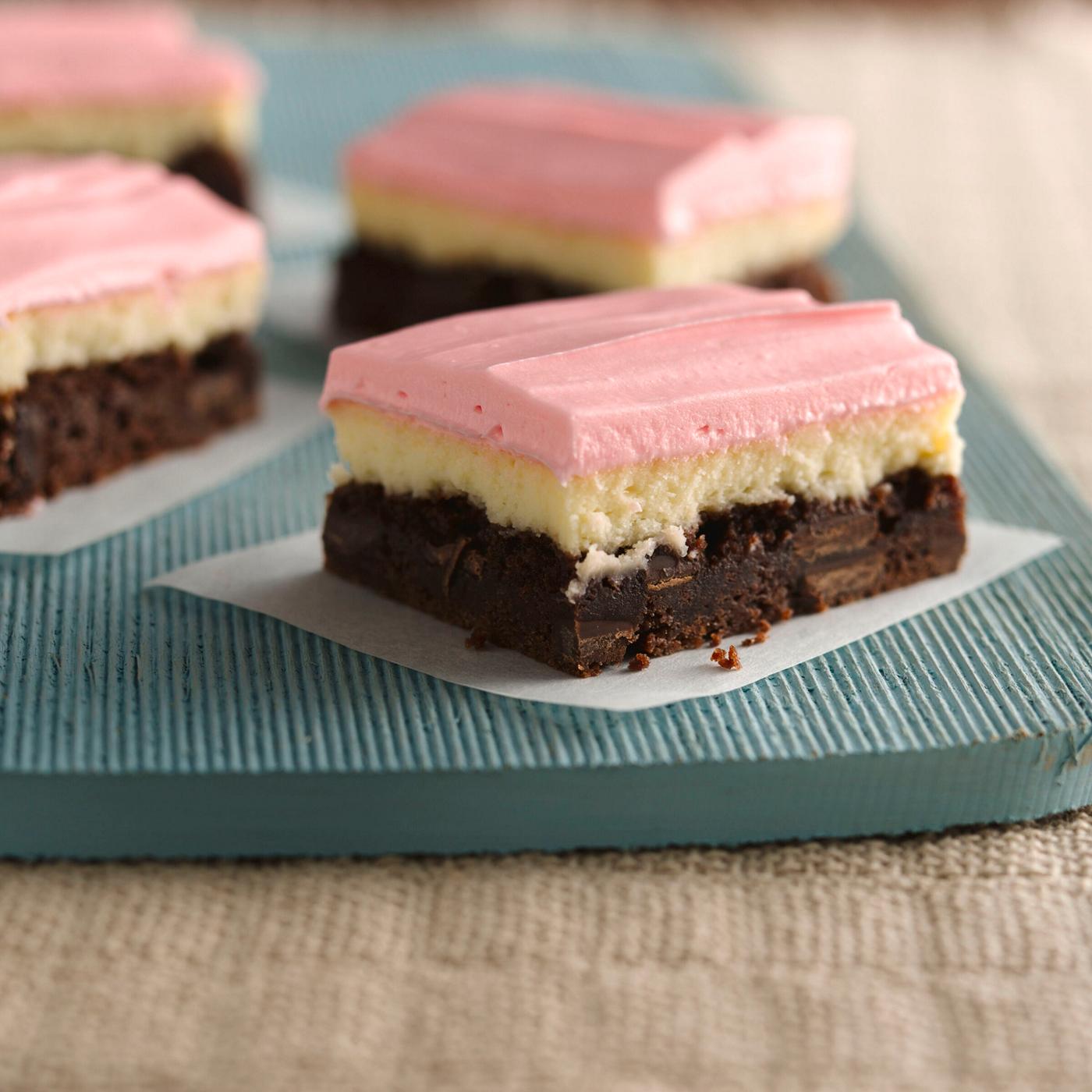 Betty Crocker Whipped Strawberry Mist Frosting; image 2 of 3