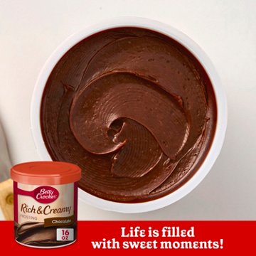 Betty Crocker Rich & Creamy Chocolate Frosting, 16 oz