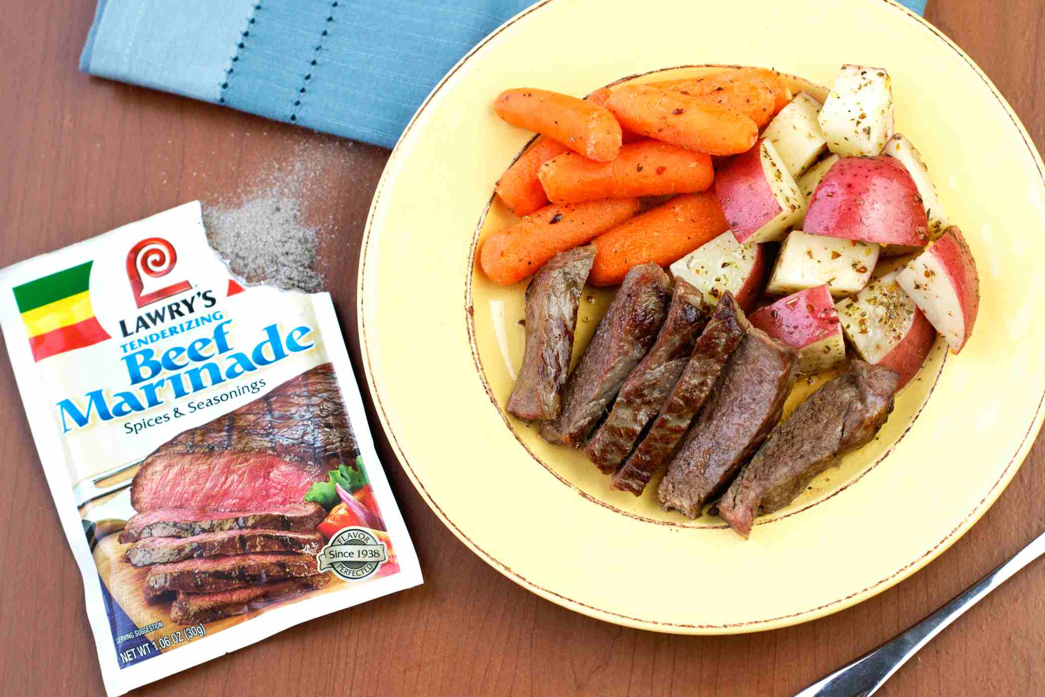 Lawry's Tenderizing Beef Marinade Spices & Seasonings Mix - Shop Spice  Mixes at H-E-B