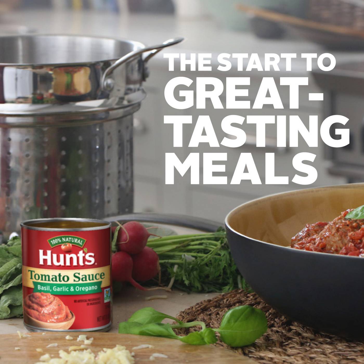 Hunt's Tomato Sauce with Basil, Garlic and Oregano; image 2 of 7