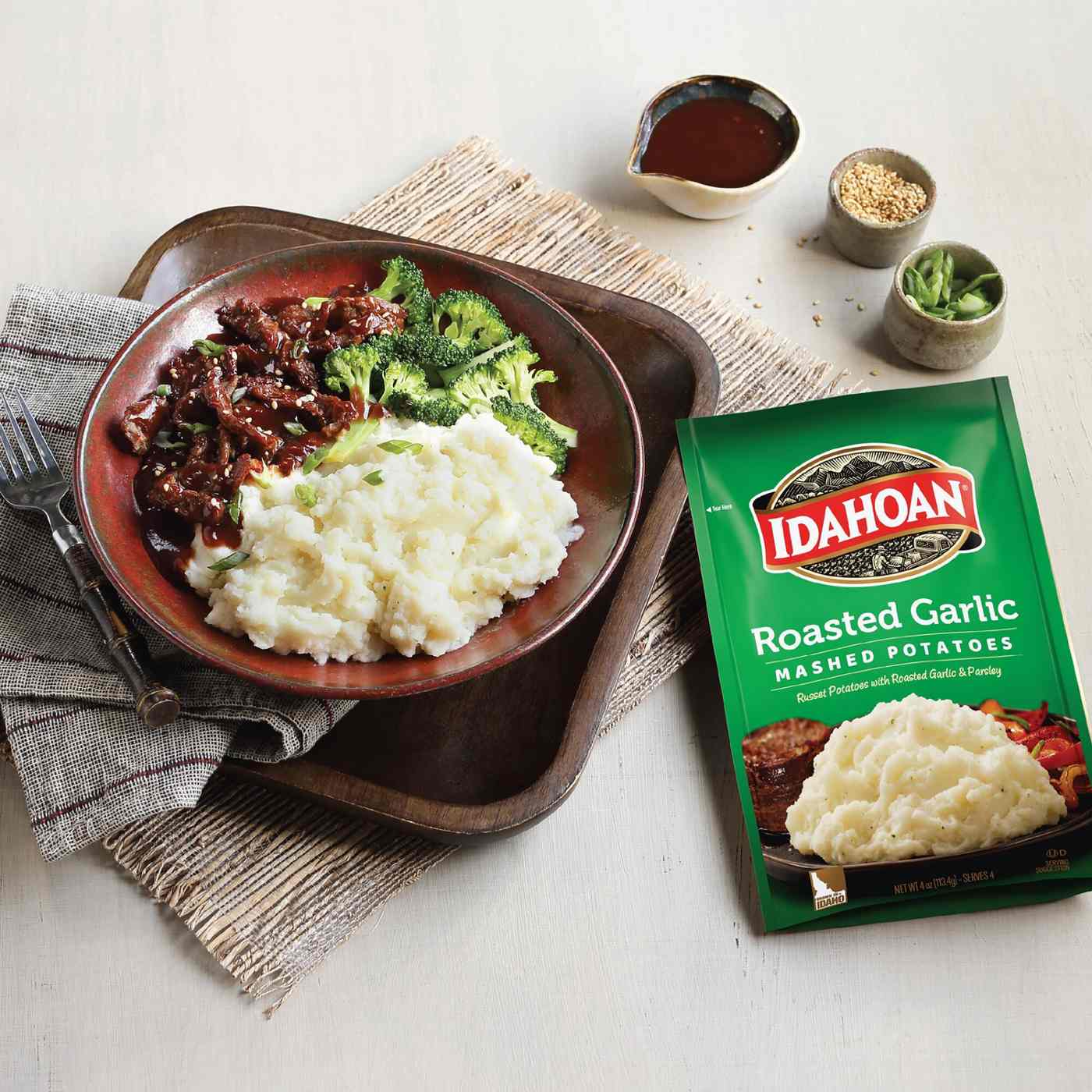 Idahoan Roasted Garlic Mashed Potatoes; image 4 of 4