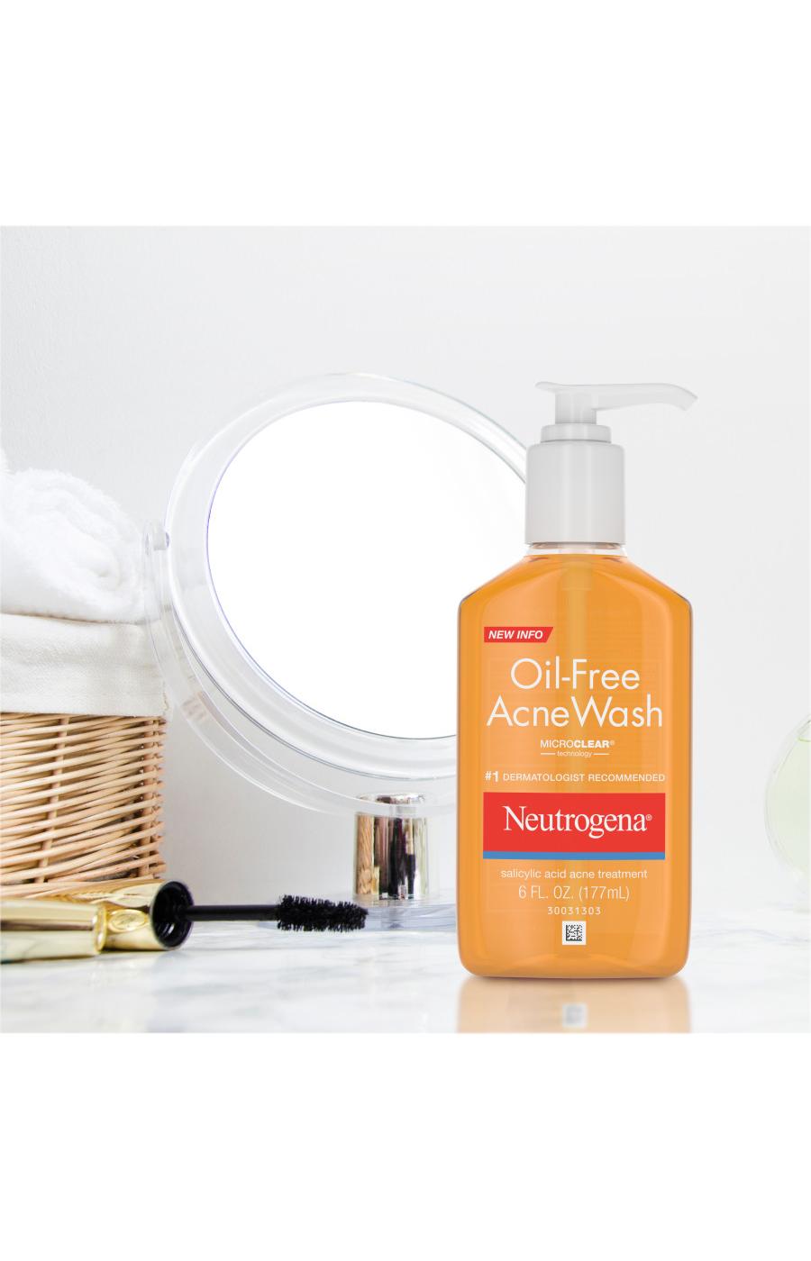 Neutrogena Oil-Free Acne Wash; image 7 of 7