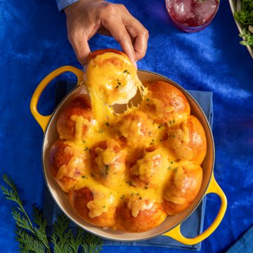 Tillamook Medium Cheddar Cheese, 16 oz