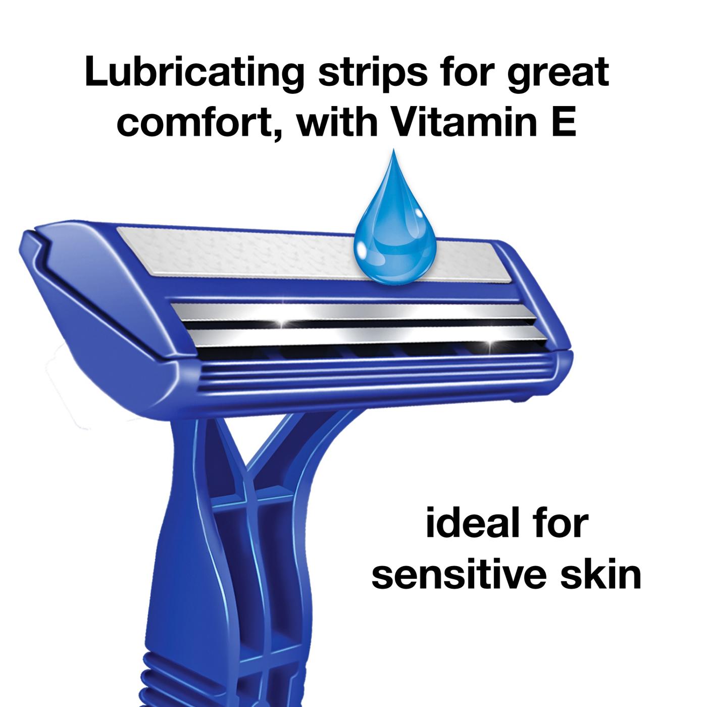 Hill Country Essentials Men's Twin Blade Plus with Pivoting Head