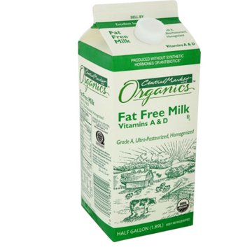 Central Market Organics Fat Free Milk, 1/2 gal