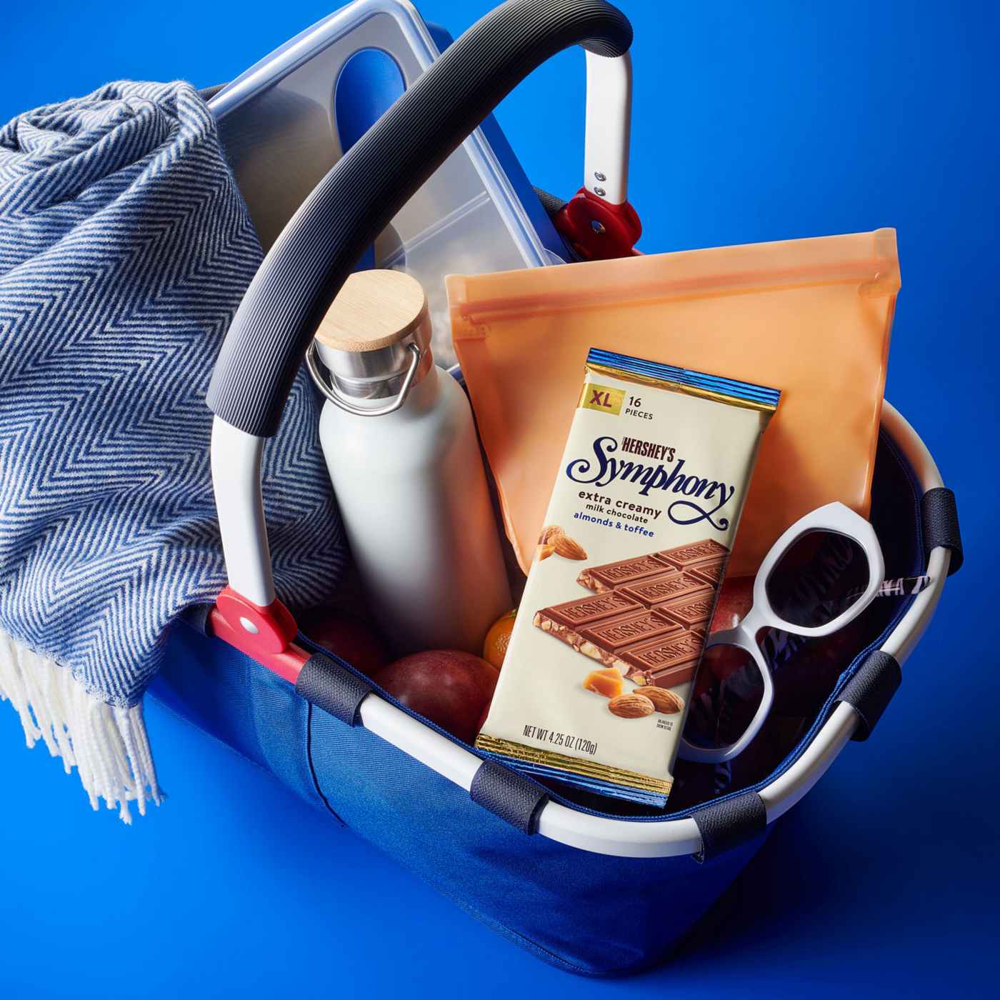 Hershey's Symphony Milk Chocolate Almonds & Toffee XL Candy Bar, 16 pc; image 6 of 7