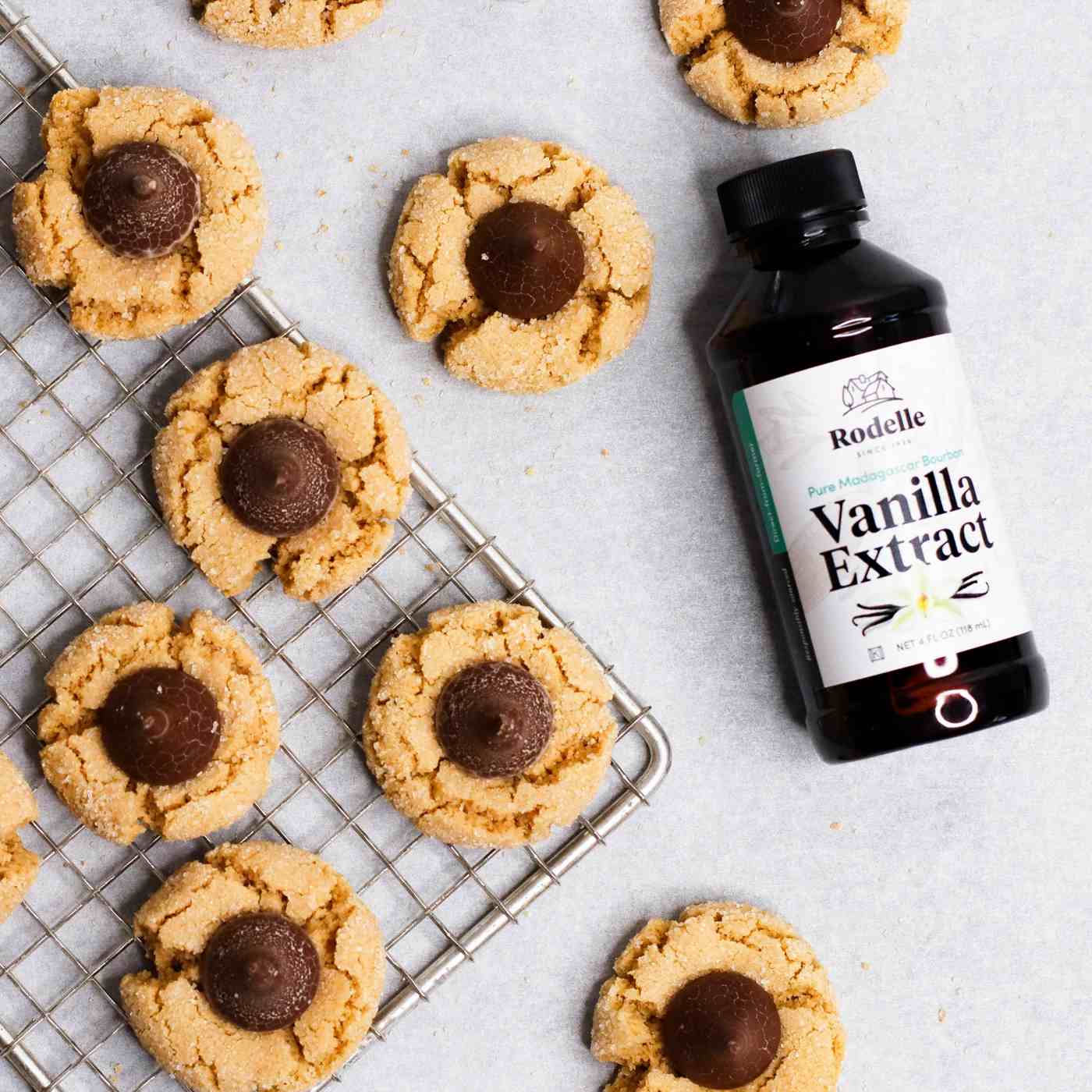 Rodelle Pure Madagascar Bourbon Vanilla Extract; image 3 of 5