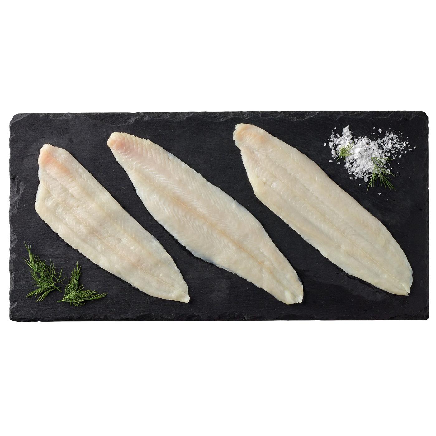 H-E-B Wild Caught Fresh Dover Sole Fillet; image 1 of 2