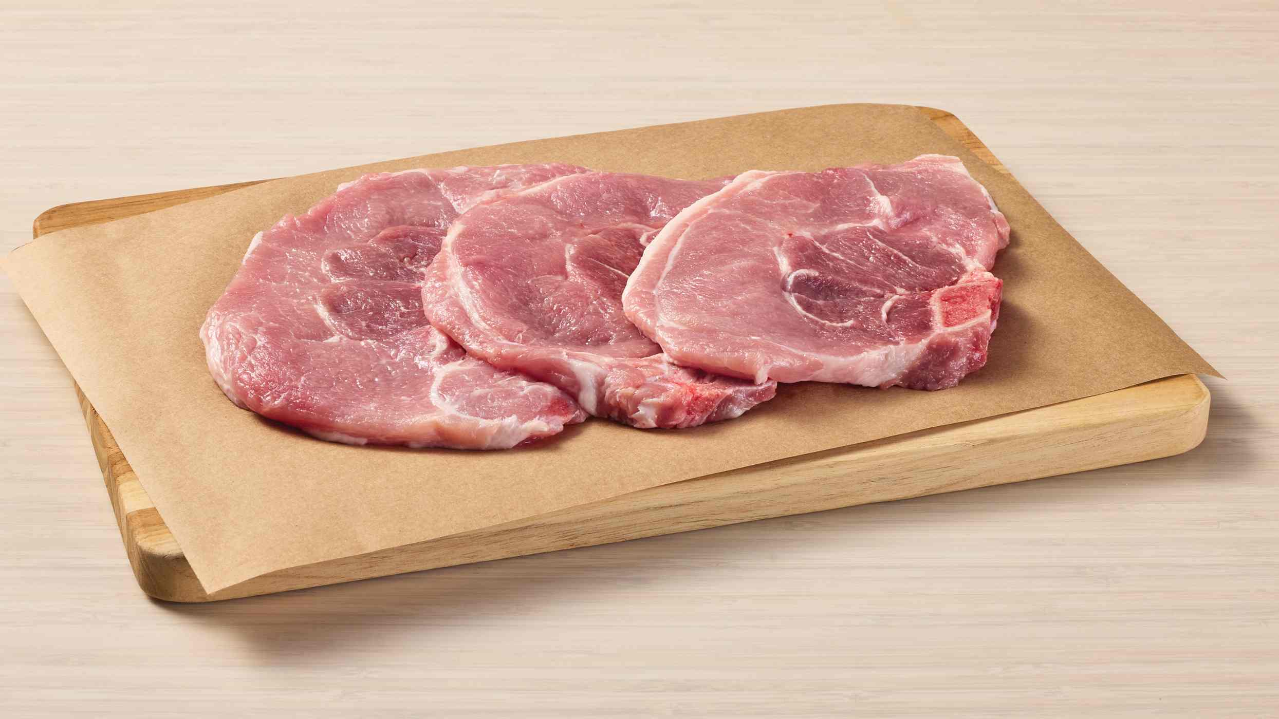 H-E-B Bone-in Sirloin Pork Chops - Value Pack; image 2 of 3