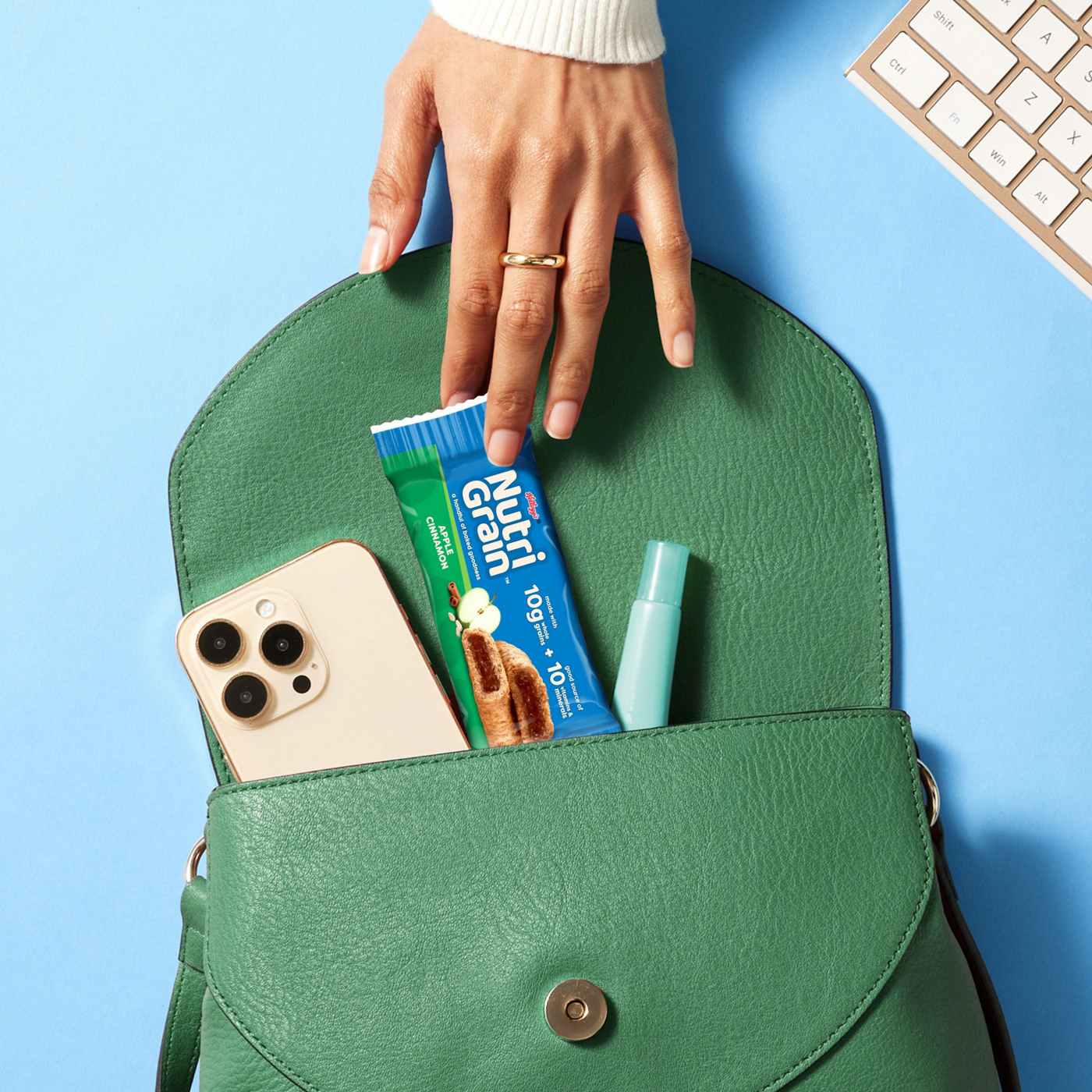 Nutri-Grain Apple Cinnamon Soft Baked Breakfast Bars, 20.8 oz; image 5 of 7