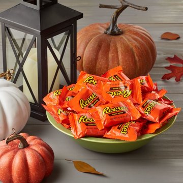 Reese's Milk Chocolate Snack Size Peanut Butter Cups Halloween Candy Bag