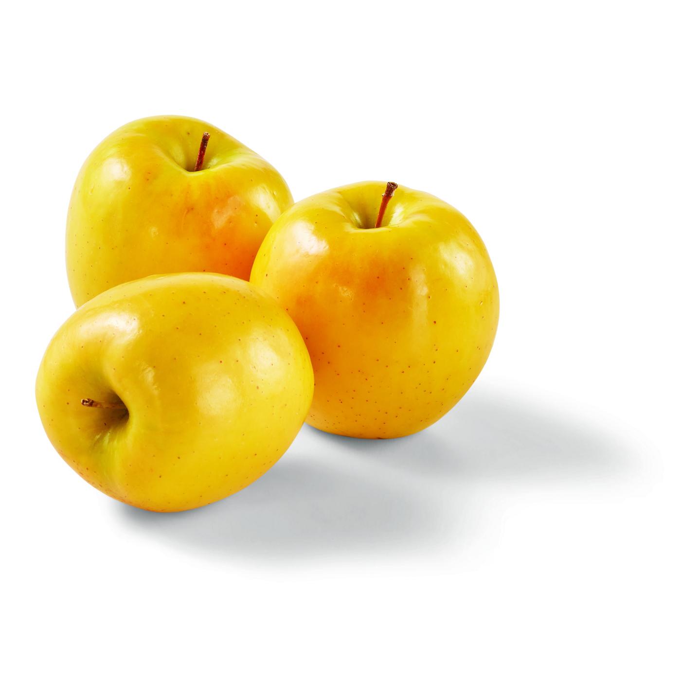 Fresh Golden Delicious Apple - Shop Apples at H-E-B