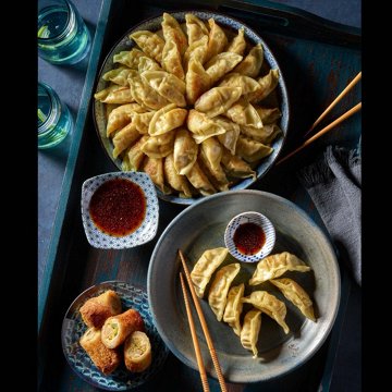 H-E-B Sushiya Party Tray - Chicken Pot Stickers, 45 ct