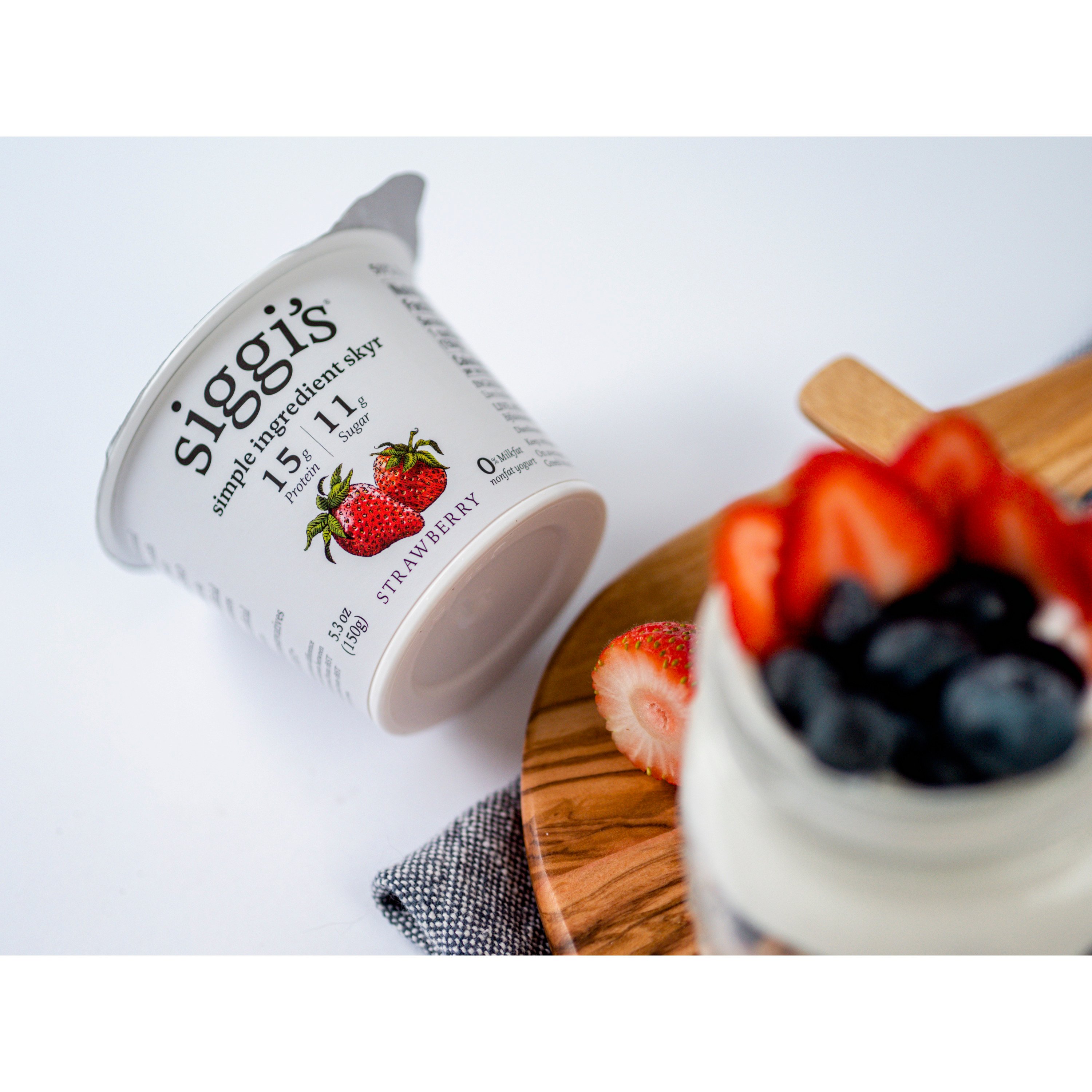 Siggi's 0% Non-Fat Strained Skyr Strawberry Yogurt - Shop Yogurt At H-E-B