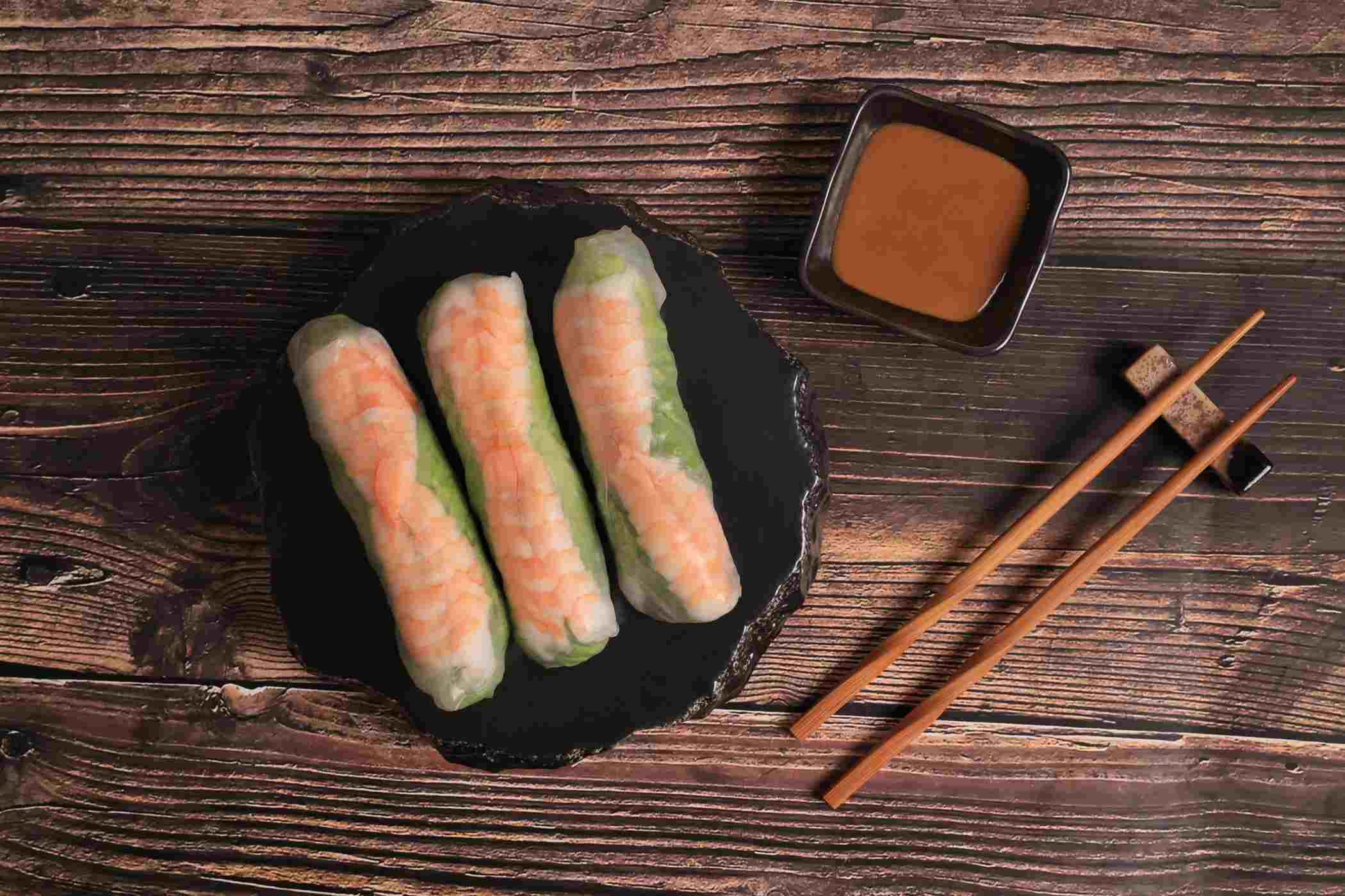 H-E-B Sushiya Shrimp Spring Roll; image 2 of 3