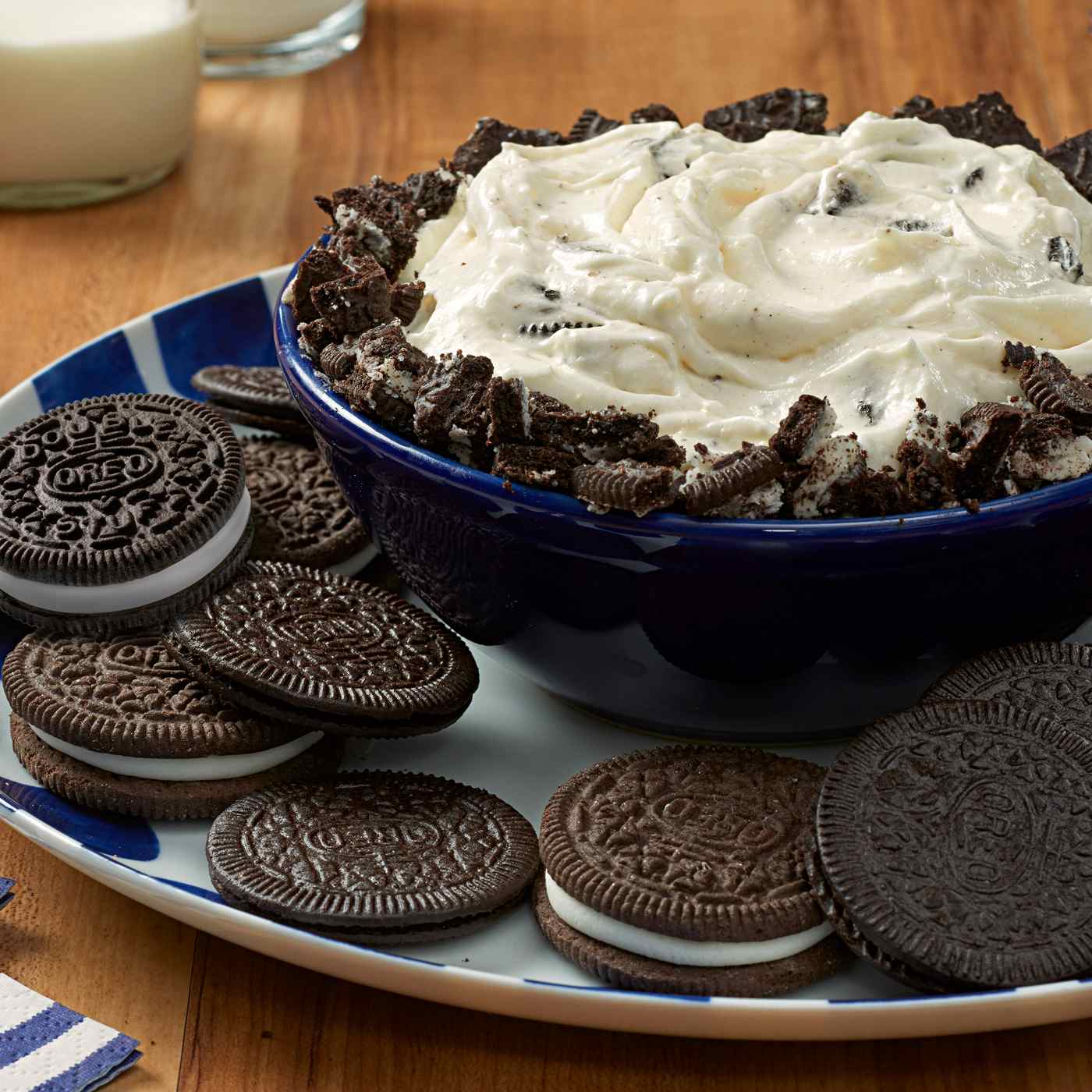 OREO Chocolate Sandwich Cookies Family Size; image 8 of 17