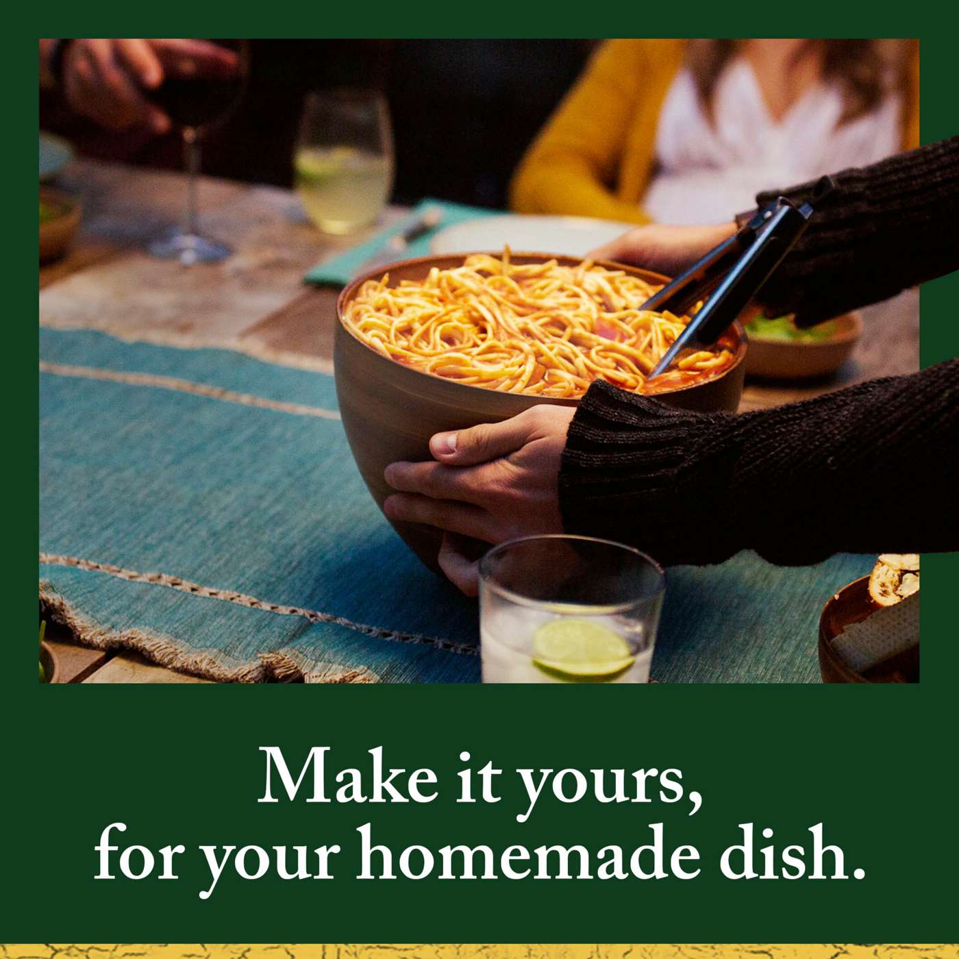 Classico Roasted Garlic Pasta Sauce; image 3 of 5