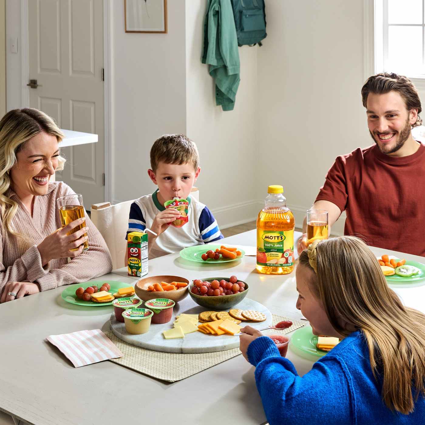 Mott's 100% Original Apple Juice 6 pk Bottles; image 7 of 10