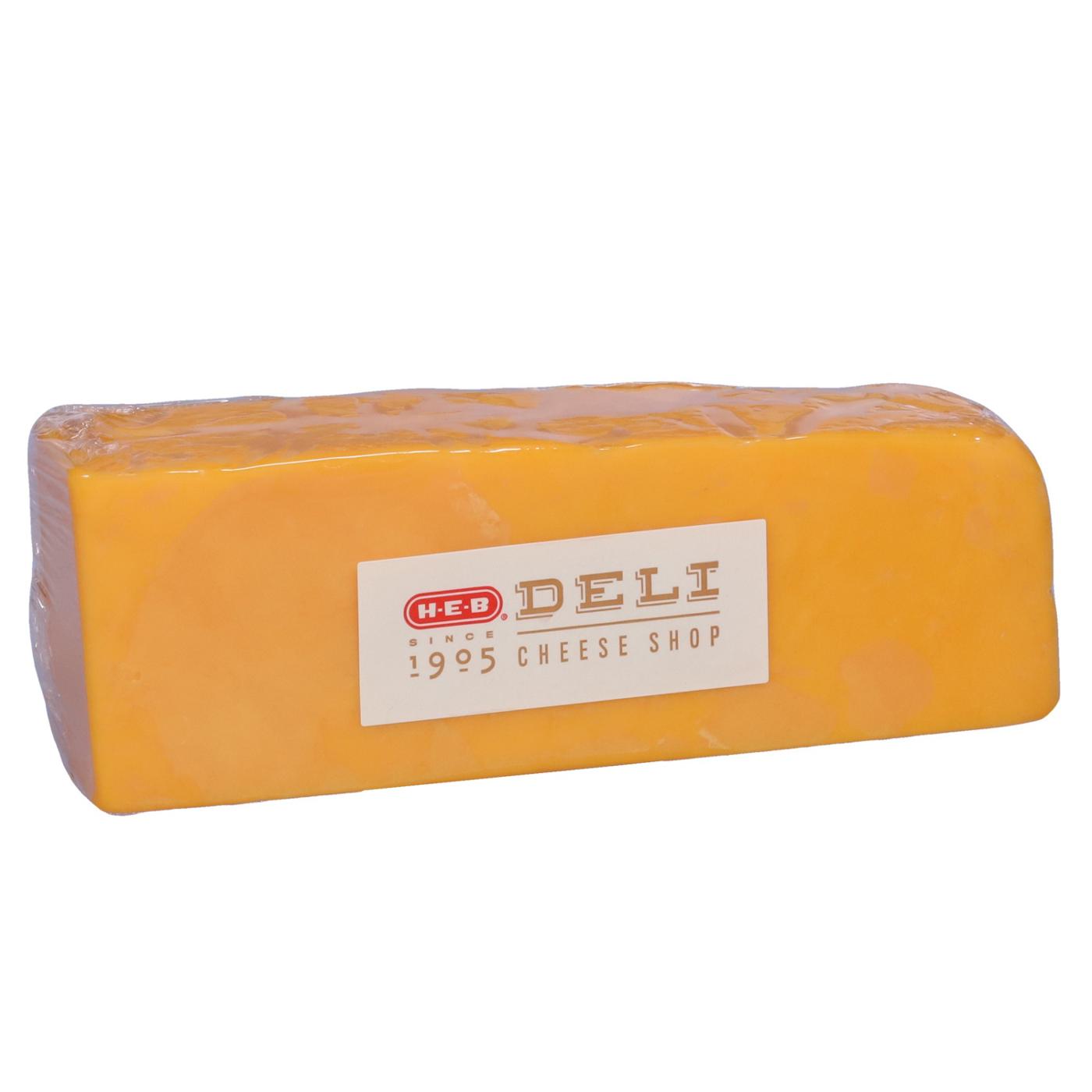 H-E-B Deli Artisan Yellow Cheddar Cheese; image 1 of 2