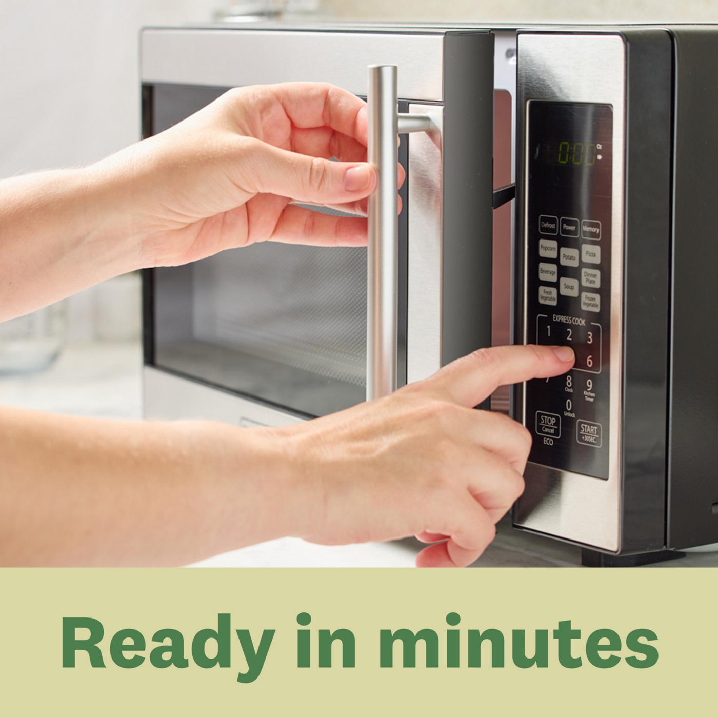 Amy's Dairy Free Gluten Free Pad Thai; image 8 of 12