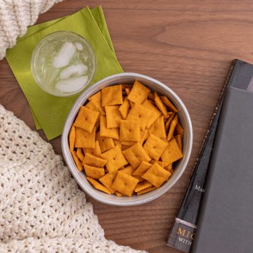 Annie's Cheddar Squares Baked Crackers