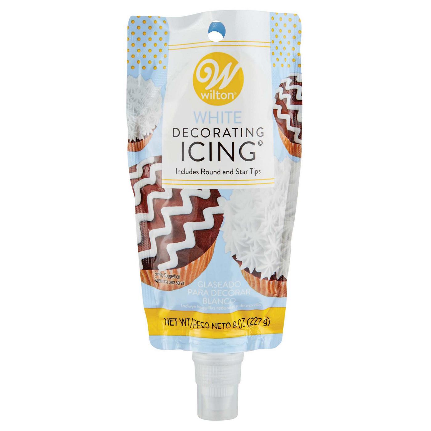 Wilton White Decorating Icing Pouch with Tips; image 1 of 2