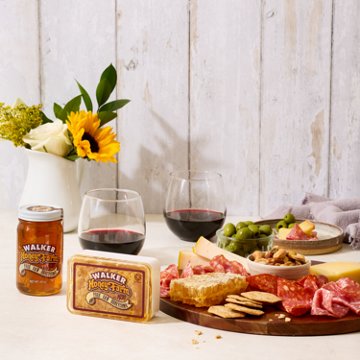 Walker Honey Farm Raw Honeycomb, 7 oz