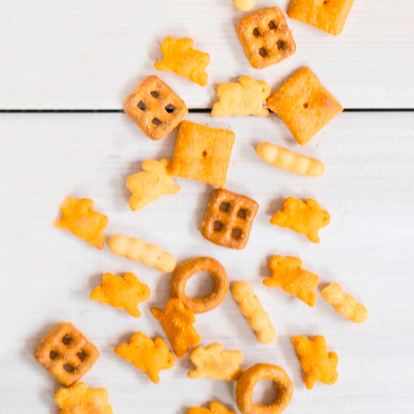Annie's Cheddar Snack Mix; image 3 of 4