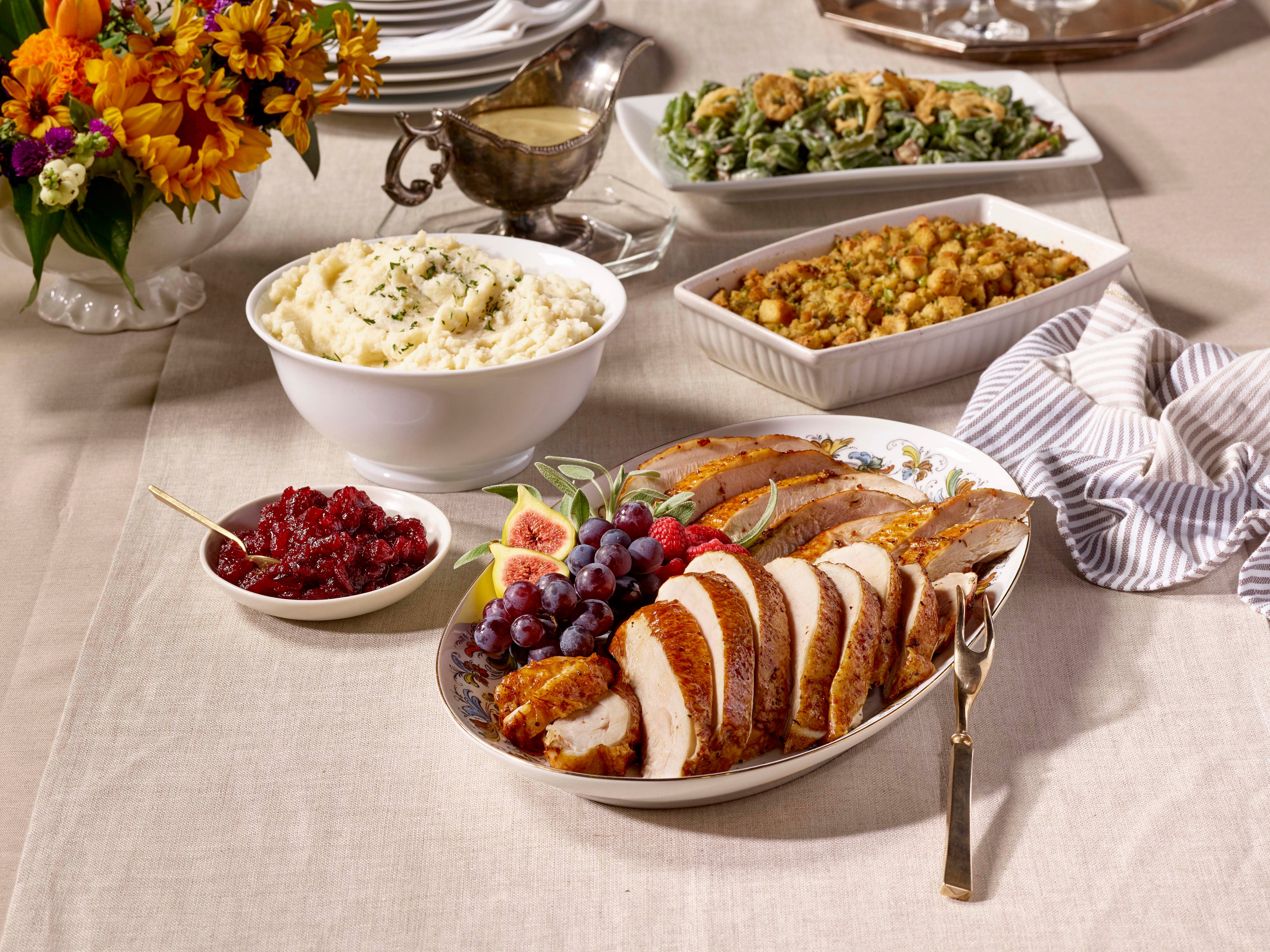 HEB Rotisserie Turkey Breast Dinner Shop Entrees & Sides at HEB