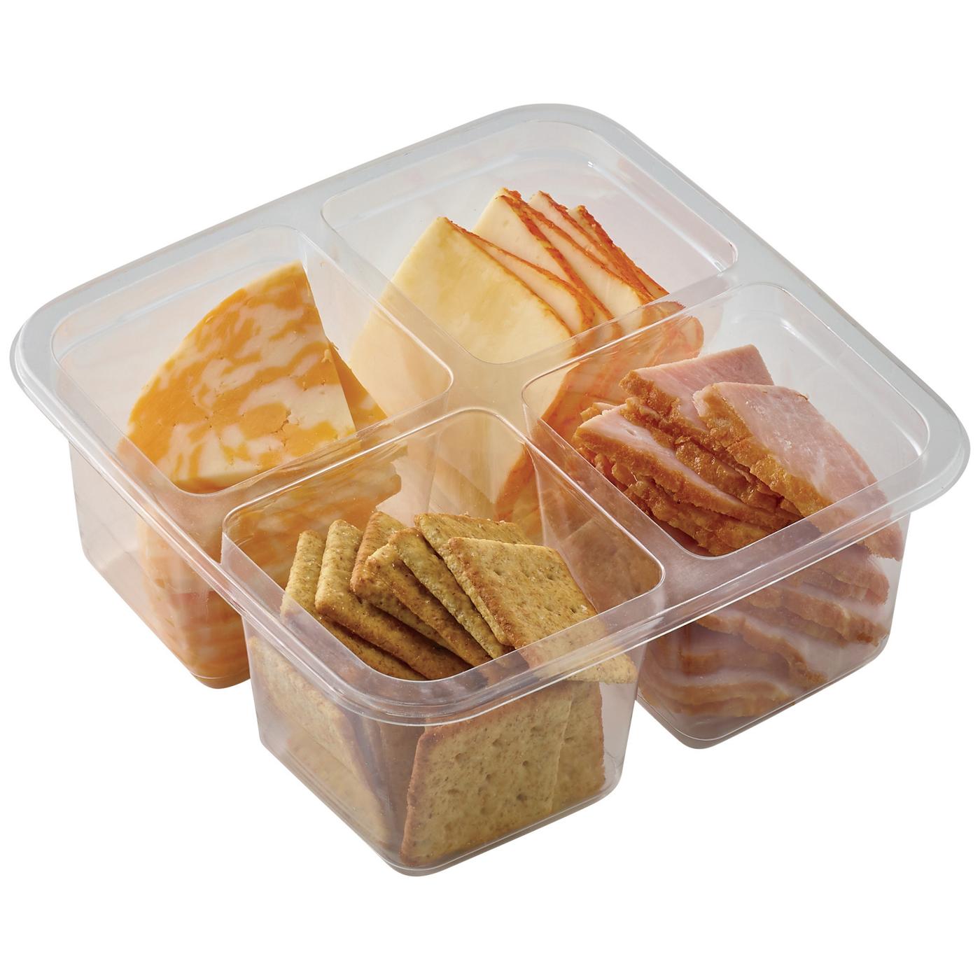 Meal Simple by H-E-B Snack Tray - Ham, Cheese & Wheat Crisps; image 1 of 2