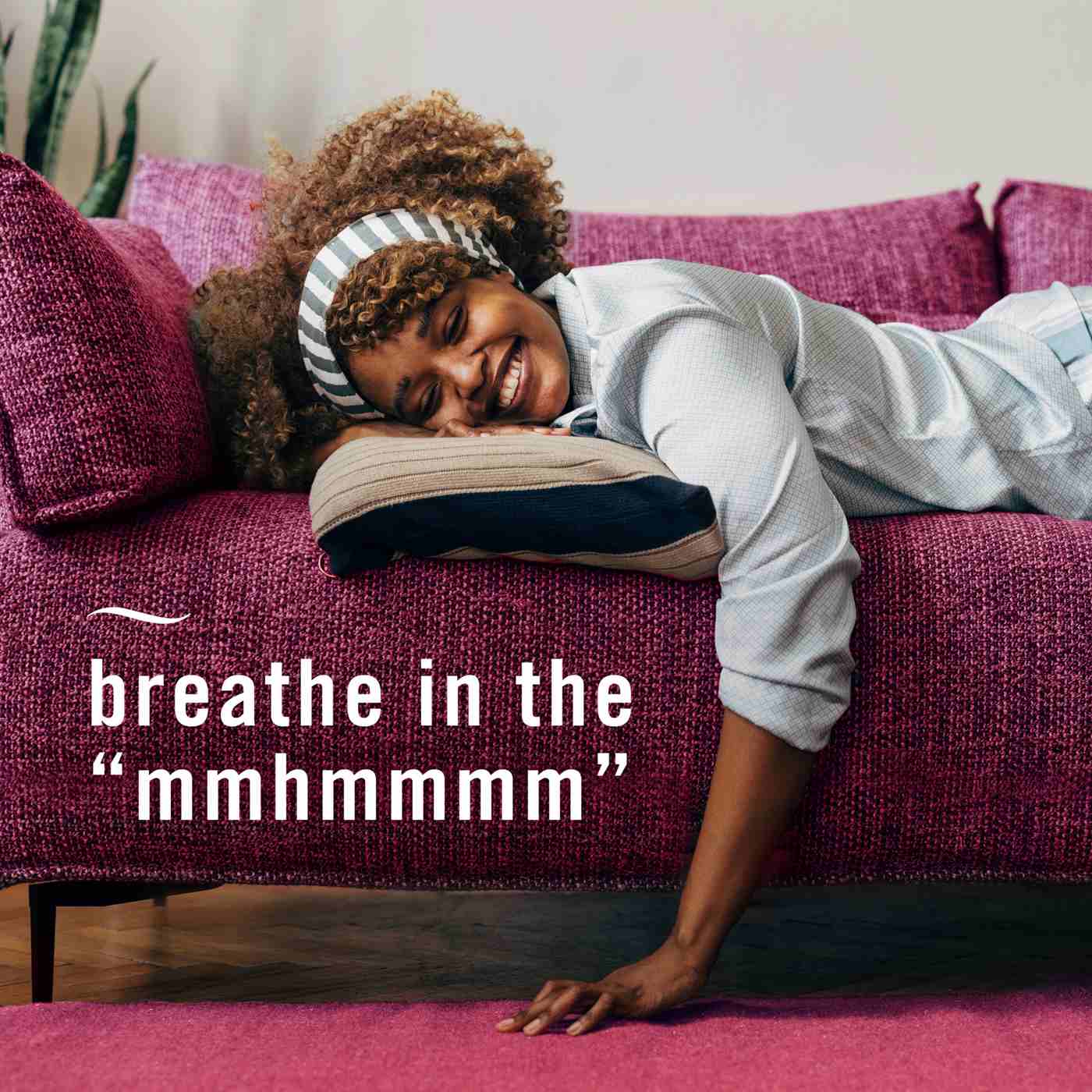 Febreze Odor-Fighting Fabric Refresher - Downy April Fresh Scent; image 4 of 10