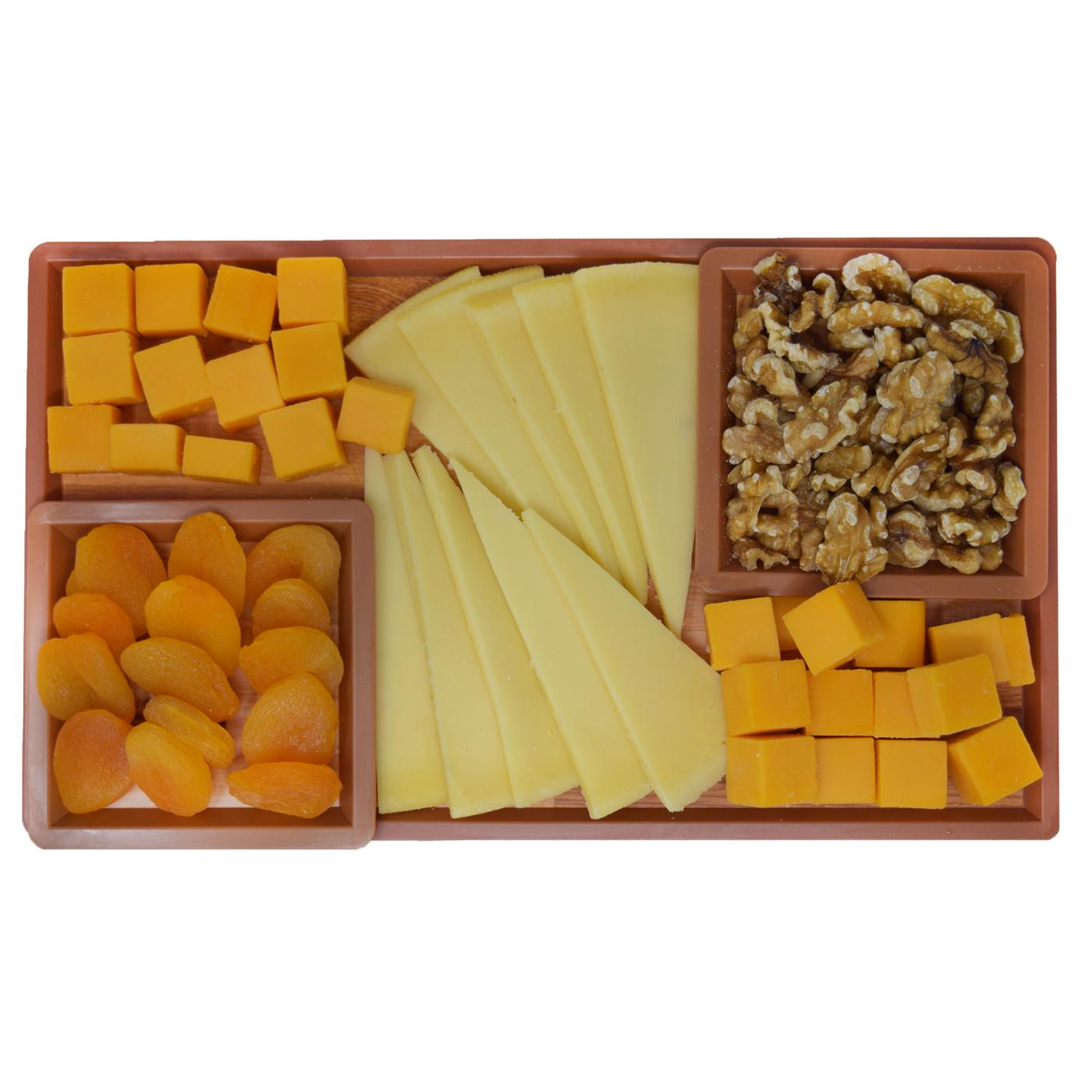 HEB Deli Cheese Board Smoked Cheddar & Gouda Shop Standard Party