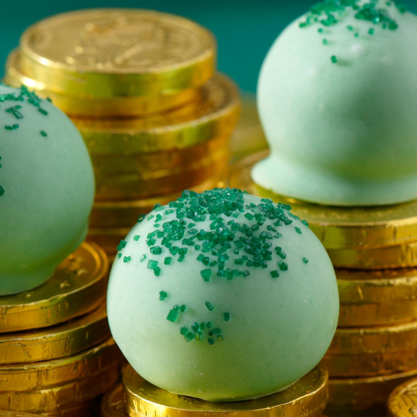 OREO Mint Creme Chocolate Sandwich Cookies - Family Size; image 2 of 10