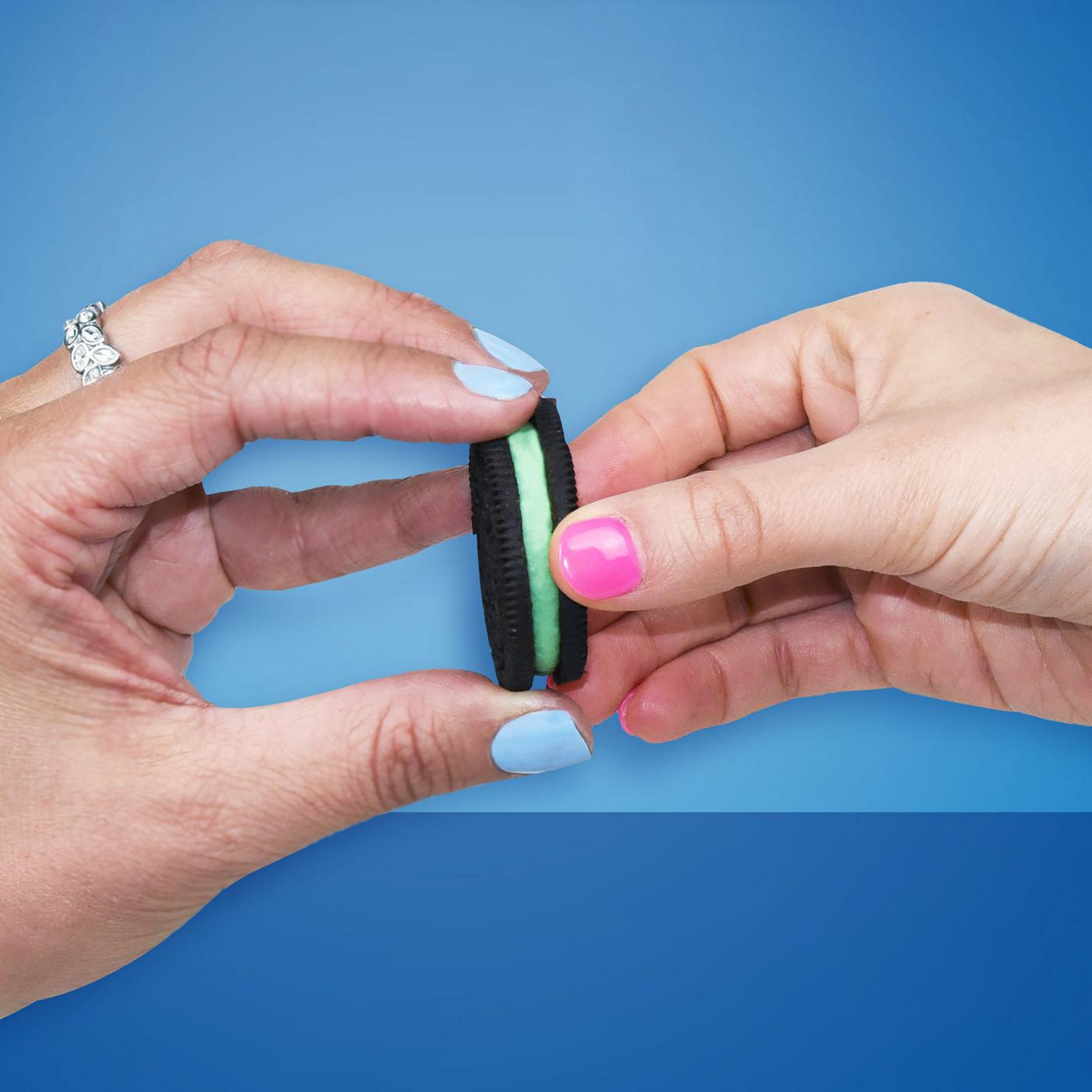 OREO Mint Creme Chocolate Sandwich Cookies - Family Size; image 4 of 10