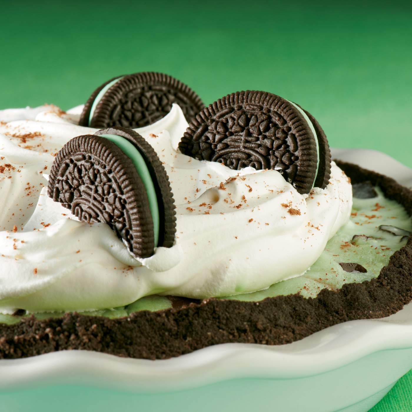 OREO Mint Creme Chocolate Sandwich Cookies Family Size; image 5 of 9