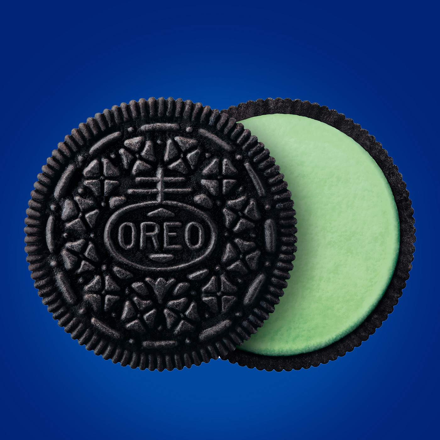 OREO Mint Creme Chocolate Sandwich Cookies Family Size; image 9 of 9