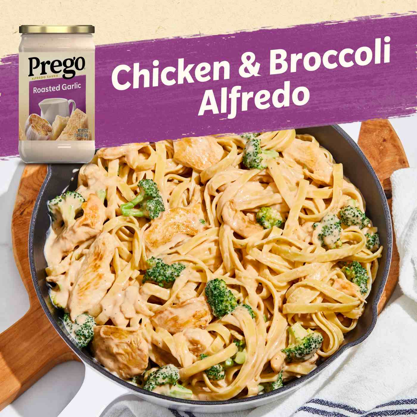 Prego Alfredo Sauce with Roasted Garlic & Parmesan Cheese; image 10 of 16