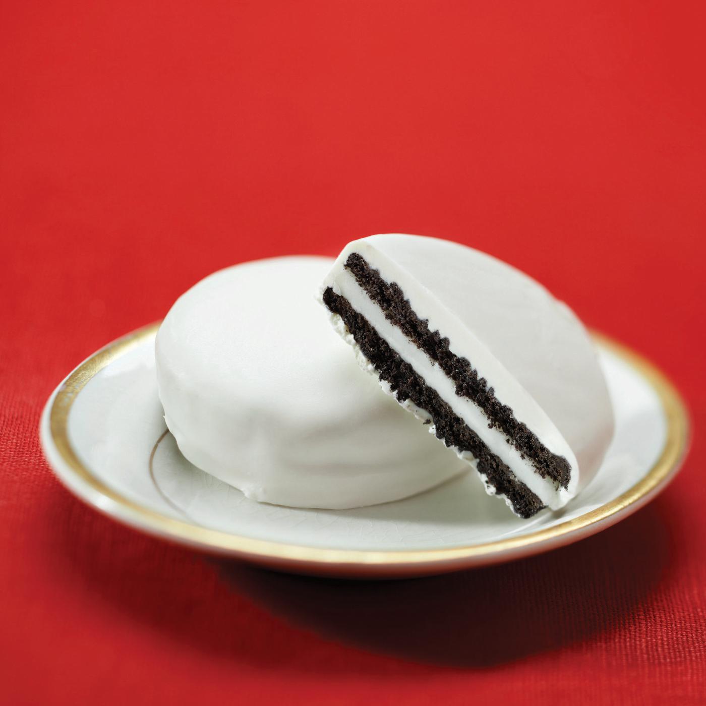 OREO White Fudge Covered Chocolate Sandwich Holiday Cookies; image 9 of 10