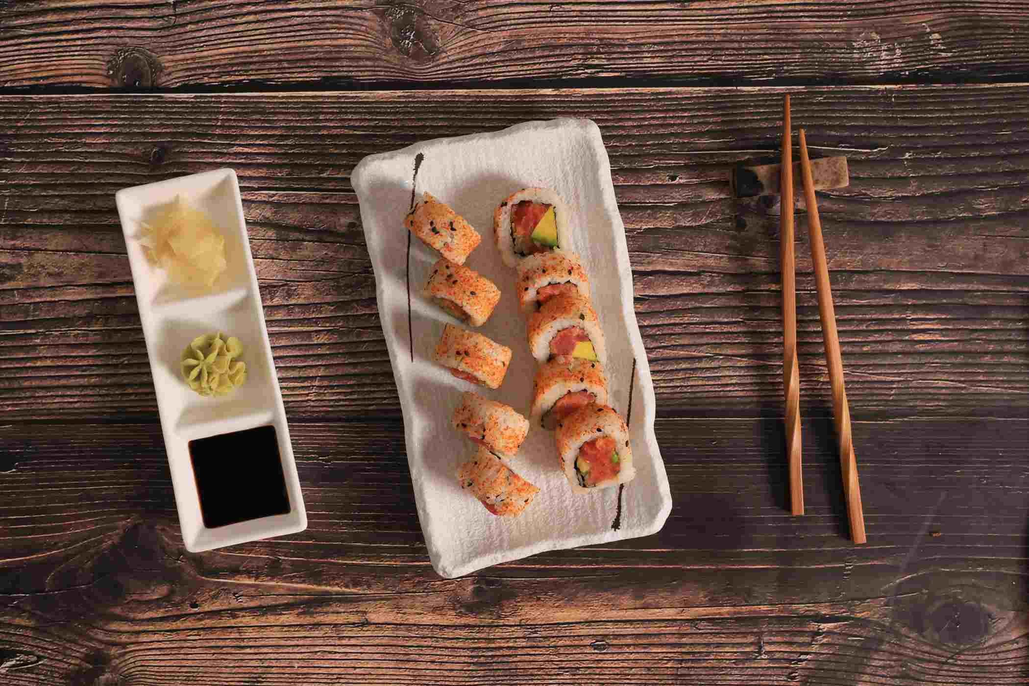 H-E-B Sushiya Spicy Tuna Sushi Roll; image 4 of 4