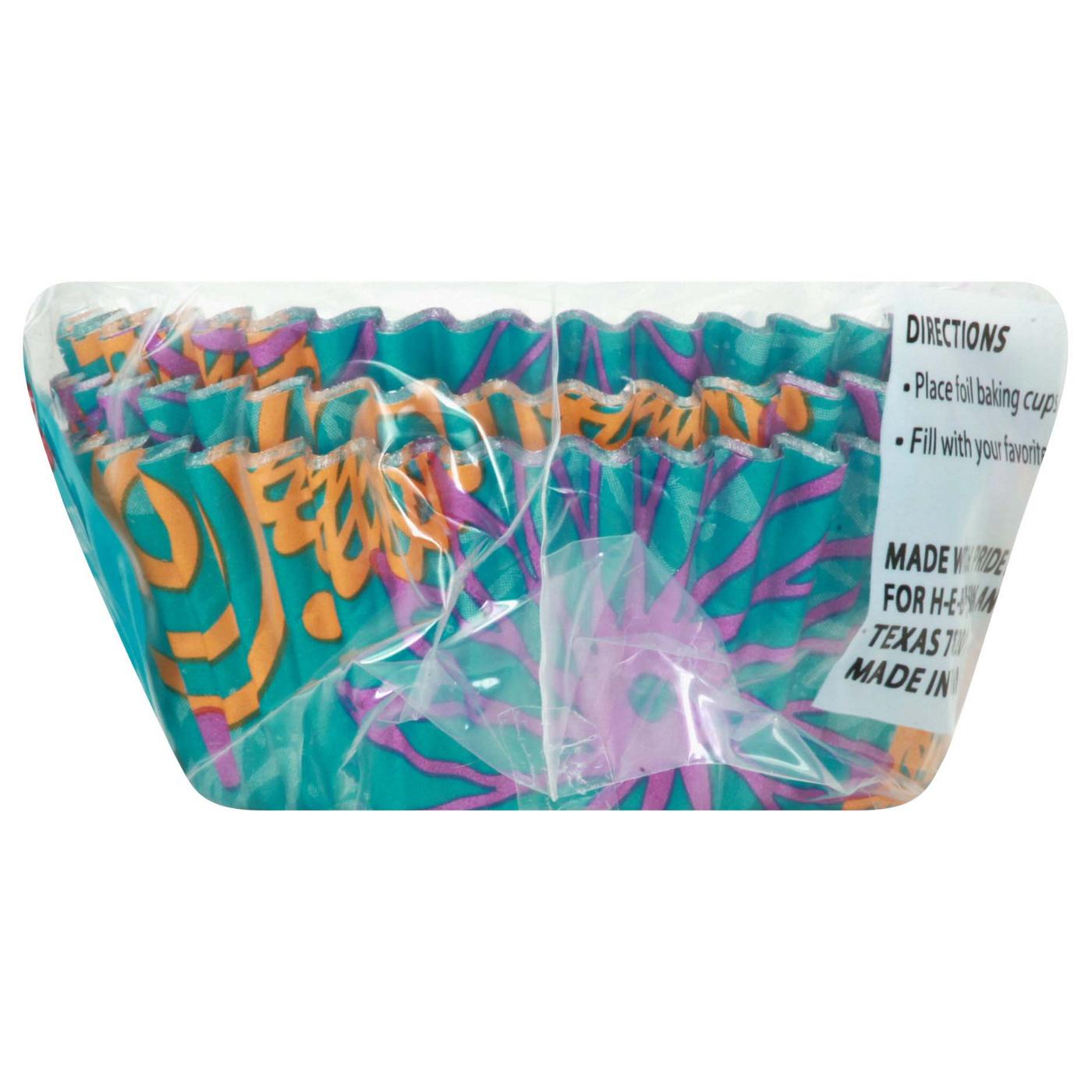 H-E-B No Fade Foil Baking Cups; image 2 of 3
