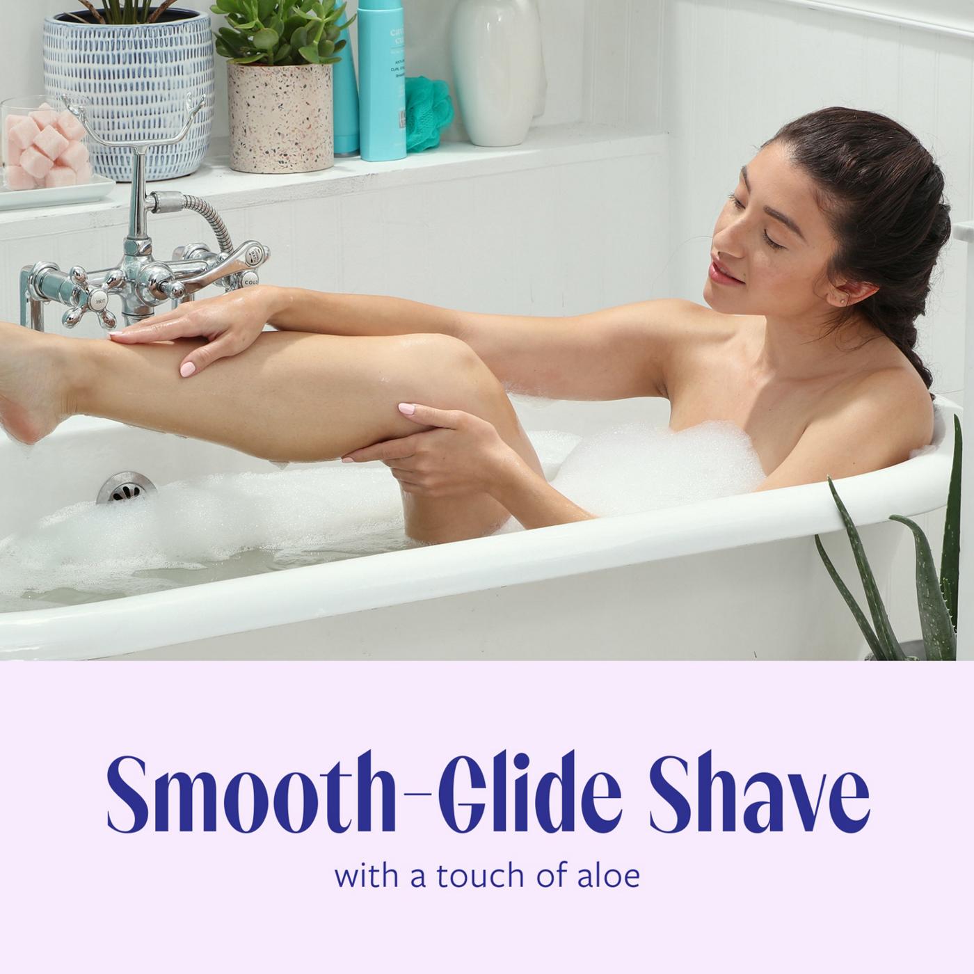 Skintimate Sensitive Skin 4-Blade Disposable Razor; image 2 of 7