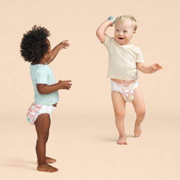 The Honest Company Clean Conscious Diapers Club Box - Size 5, 2 Print Pack