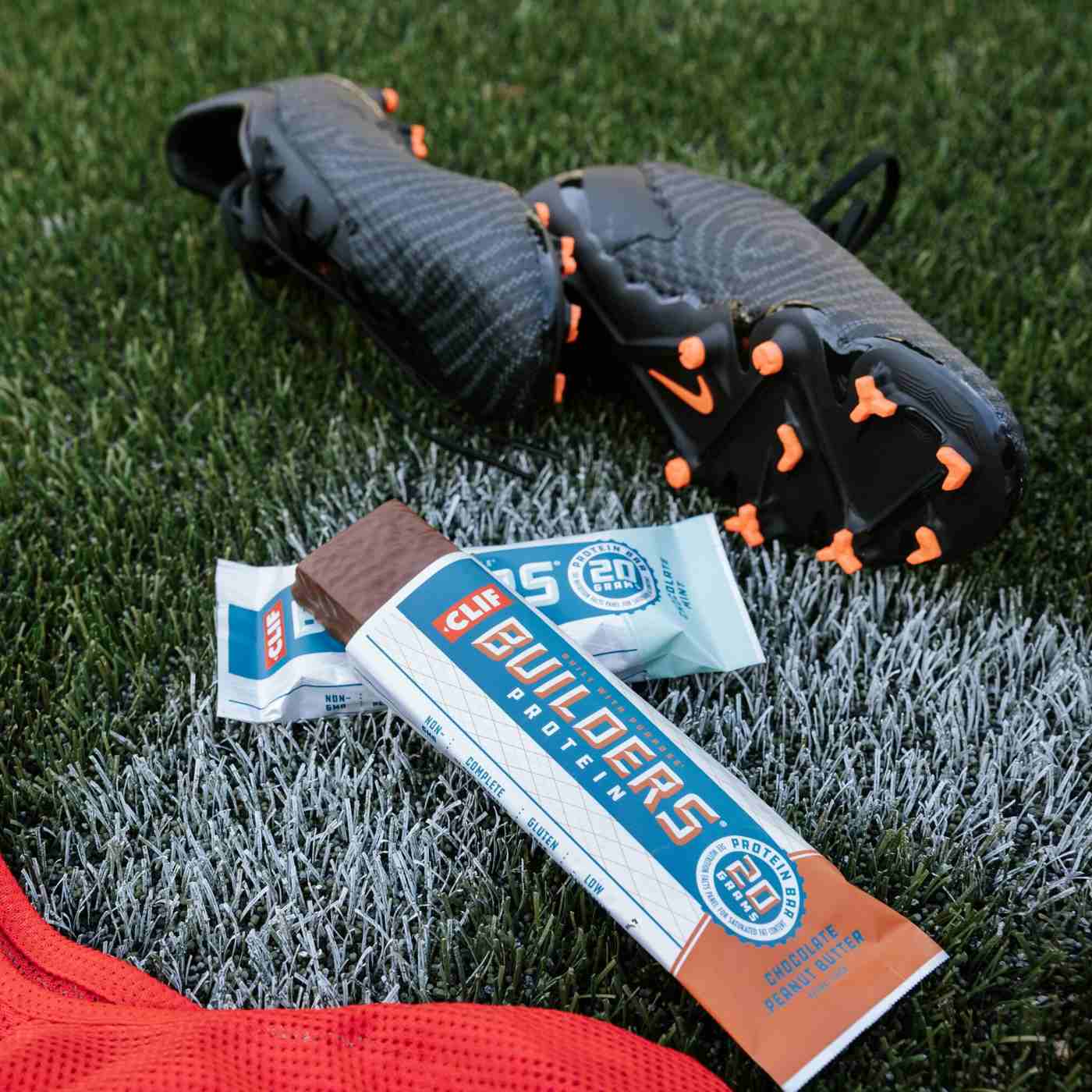 Clif Builders 20g Protein Bars - Vanilla Almond; image 4 of 10