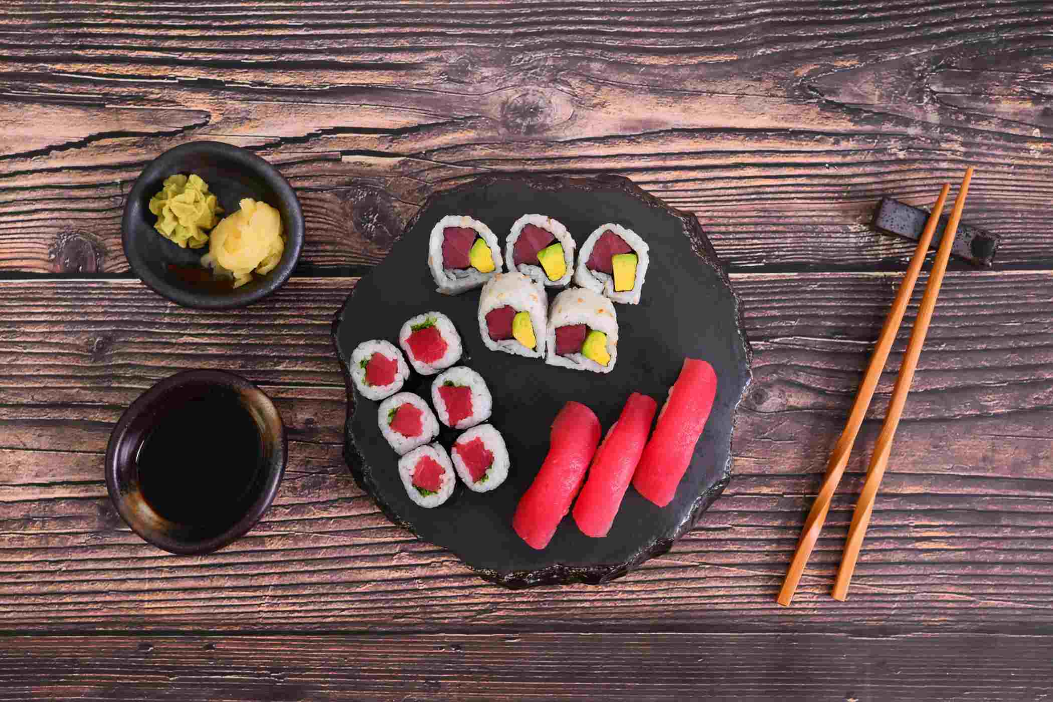 H-E-B Sushiya Tuna Delight Sushi Combo Pack; image 2 of 4