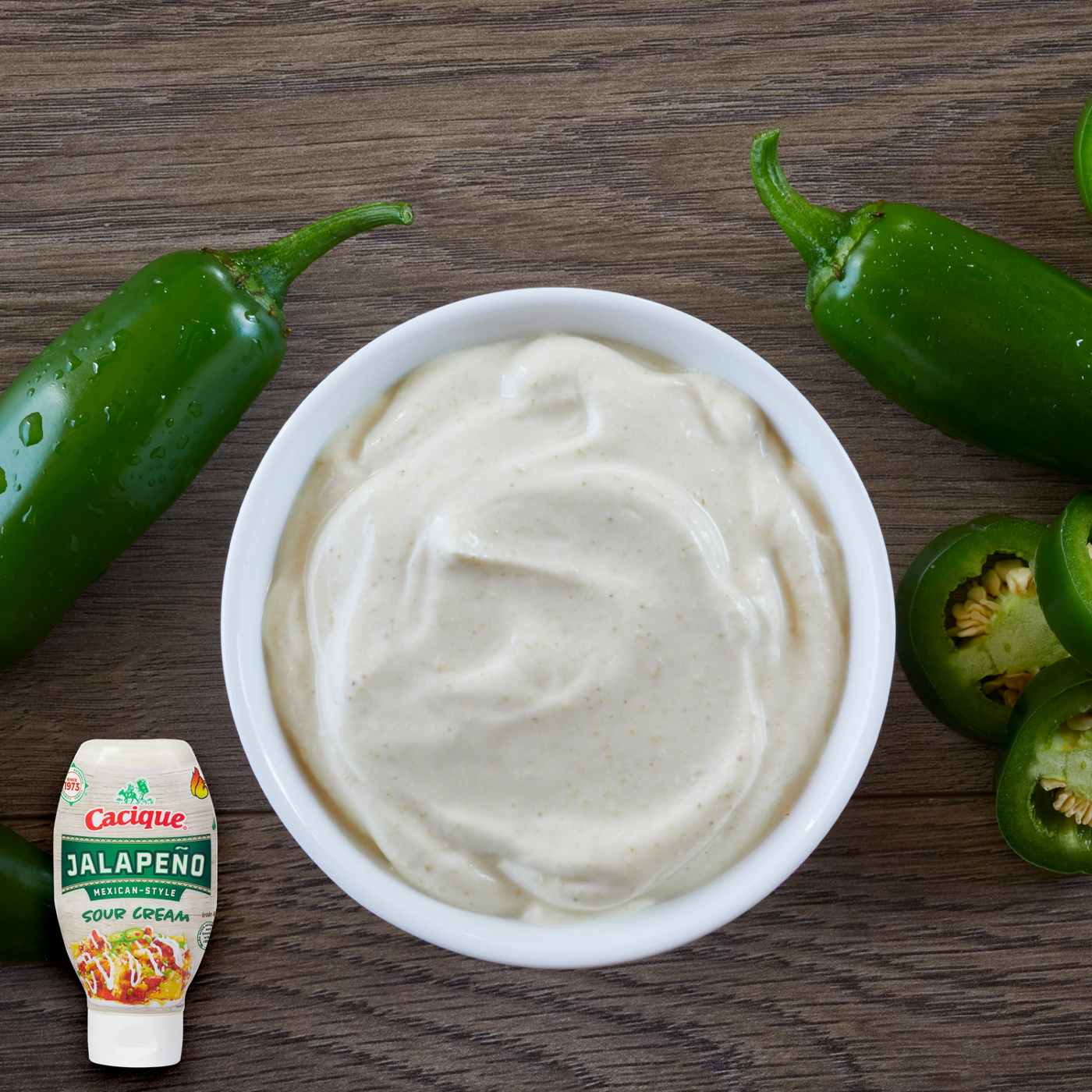 Cacique Jalapeño Mexican-Style Sour Cream; image 6 of 8