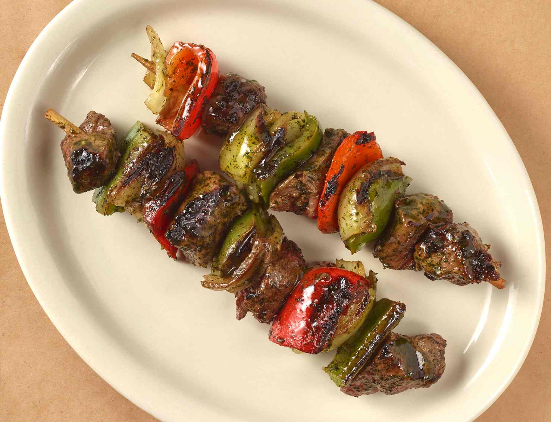 H-E-B Meat Market Marinated Beef Sirloin Kabob - Wild Garlic; image 3 of 4