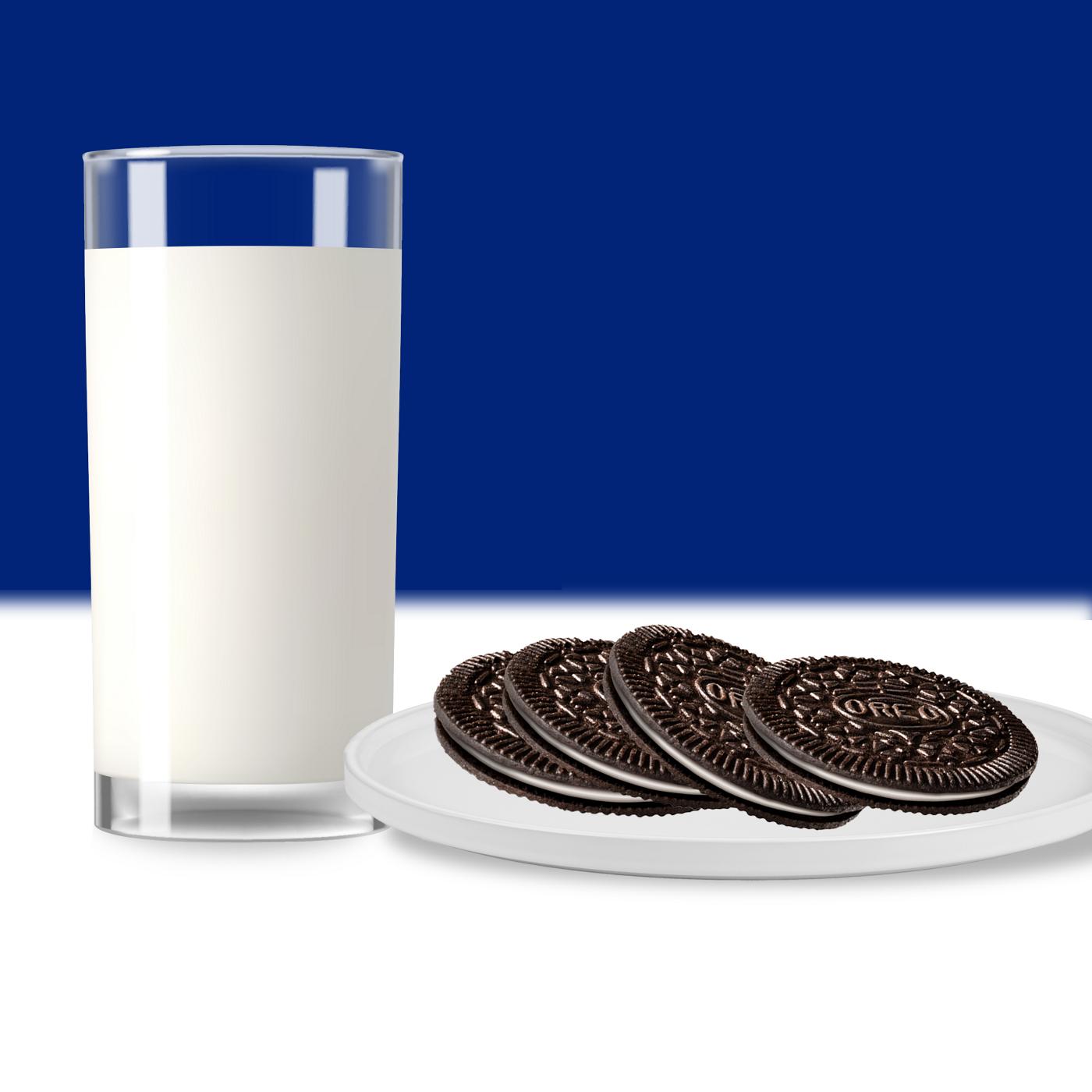 OREO Thins Chocolate Sandwich Cookies - Family Size; image 14 of 18