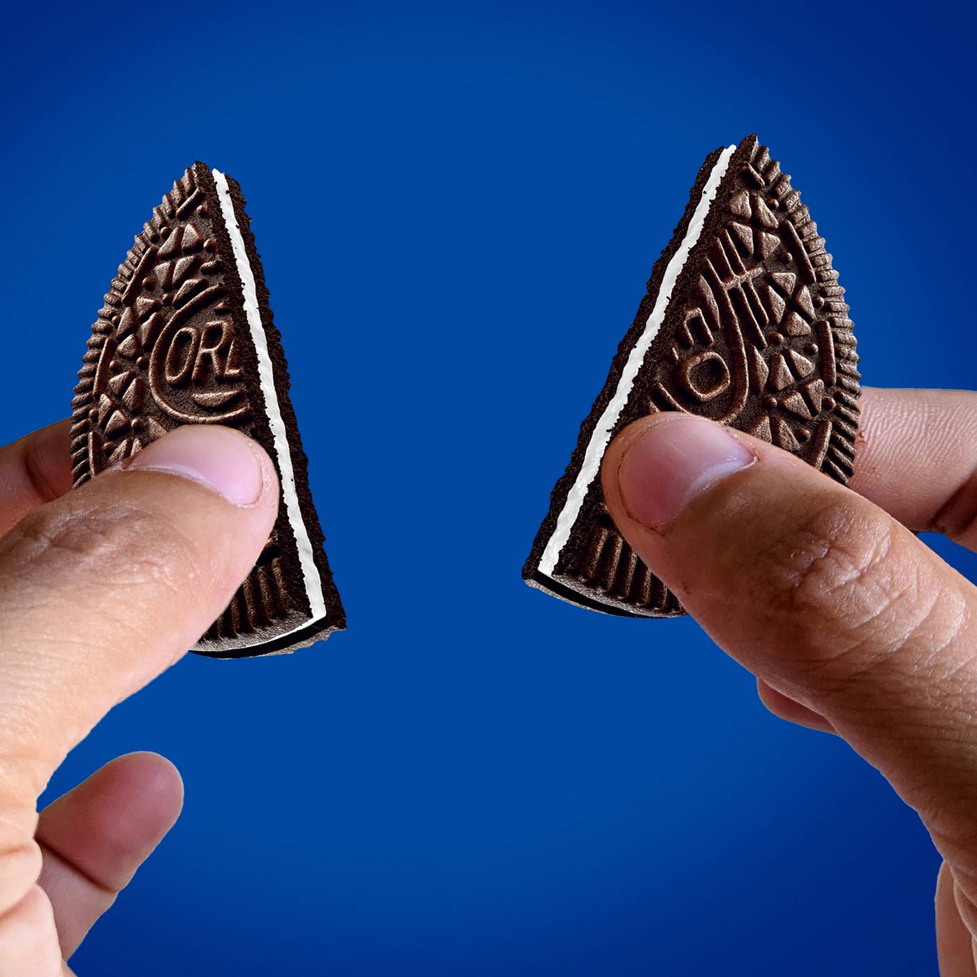 OREO Thins Chocolate Sandwich Cookies - Family Size; image 3 of 18